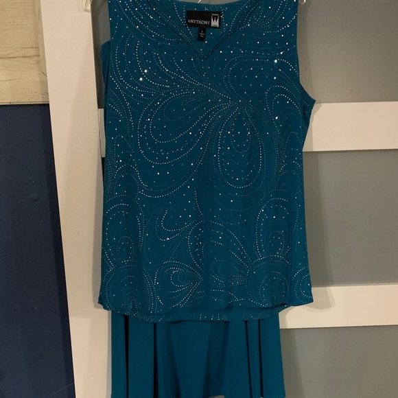 Antthony Dresses & Skirts - Antthony Teal Embellished Skirt Set